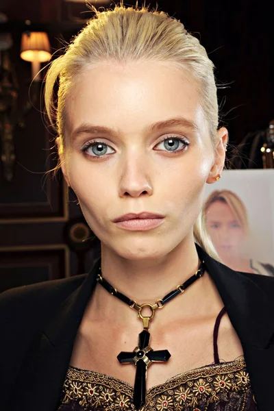 Look 13